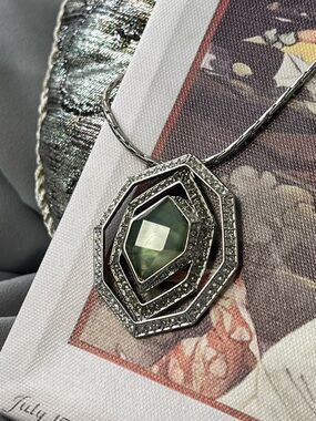 Chloe + Isabel 💙💛Silver Alpenglow Pendant Necklace NWOTOriginal pouch included